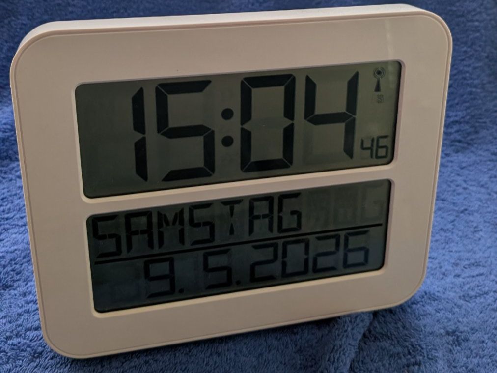 Orologi: Digitale Uhr mit Tages- und Datumsanzeige – Usato da Ittigen venduto da stoney63 1