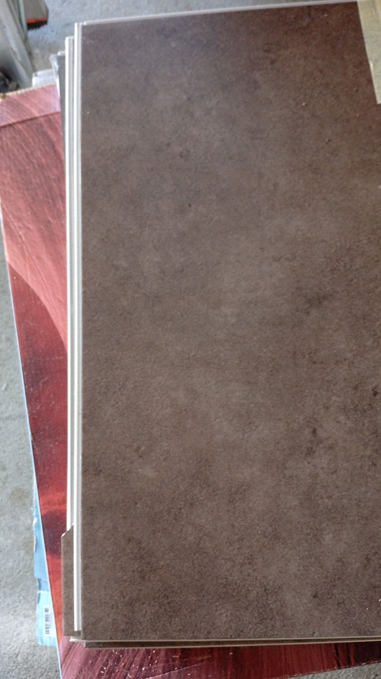 Rivestimenti per pavimenti: Vinyl Boden – Usato da Rüti b. Riggisberg venduto da 19872612