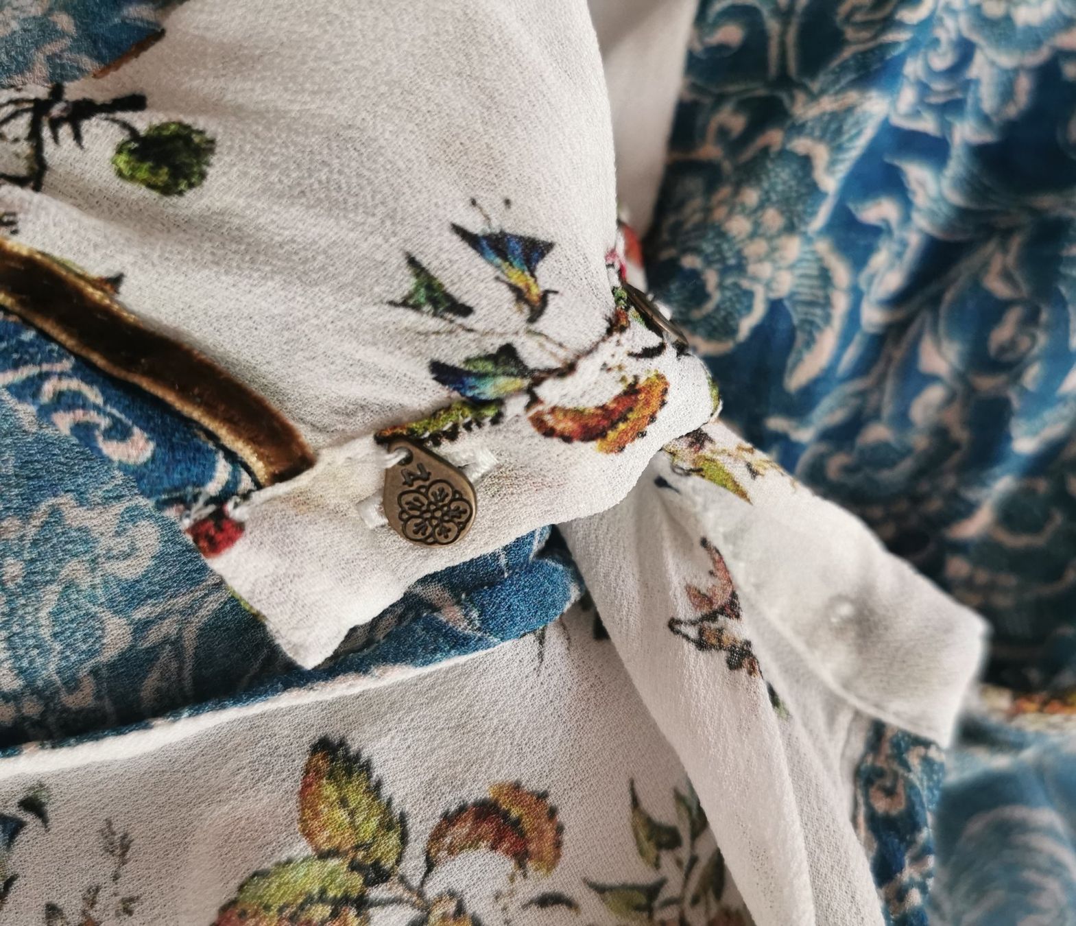 Nile Foulards & écharpes: Loopschal von Nile in floralem Design – D'occasion à gachnang par tibus1 1
