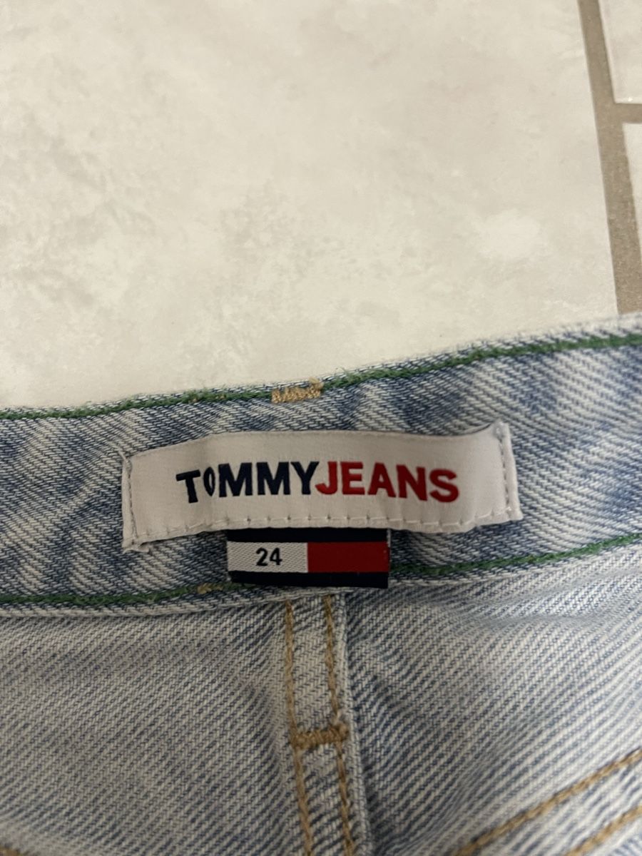 Pantaloni: Bermuda Tommy Hilfiger – Usato da Bühler venduto da kidisg 4