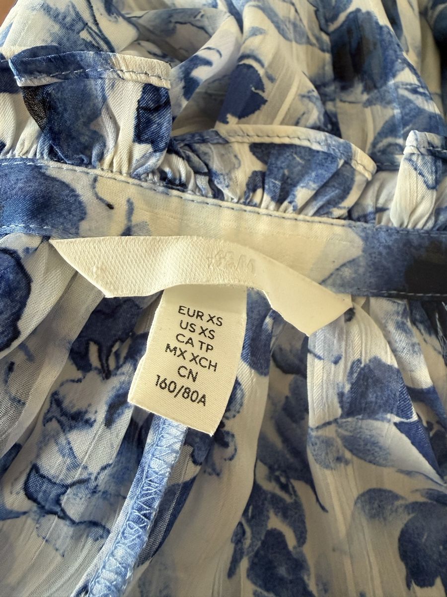 H&M Camicette: Elegante Bluse mit Blumenmuster, leicht & luftig – Nuovo (secondo la descrizione) da Wettingen venduto da VC1993 3