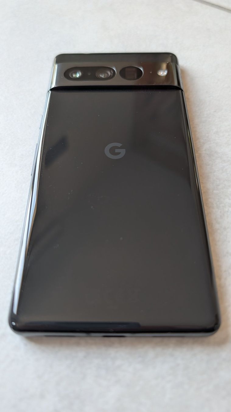 Google Handys / Smartphones: 1x Google Pixel 7 Pro / 2x Google Pixel Stand (2. Gen) – Gebraucht aus Lengnau AG von Michele1972 1