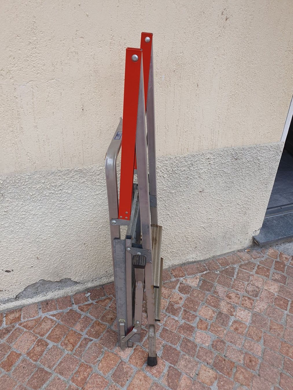 Ponteggi: The Jobezer – Usato da Melano venduto da H-Sara 1
