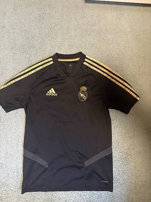 Maillots de corps & Pantalons: .. – D'occasion à Bellmund par joe_7xqw 2