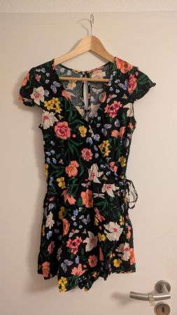 Hollister Sommer Overall Blumenmuster