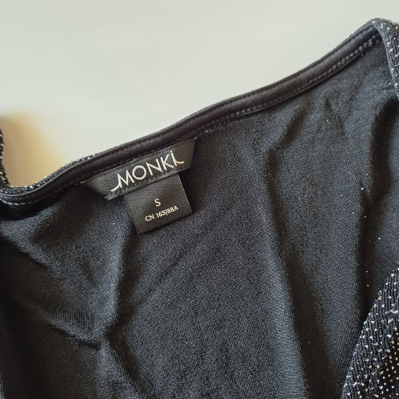 Monki Tops: Haut monki – D'occasion à Genthod par Lenas9 1