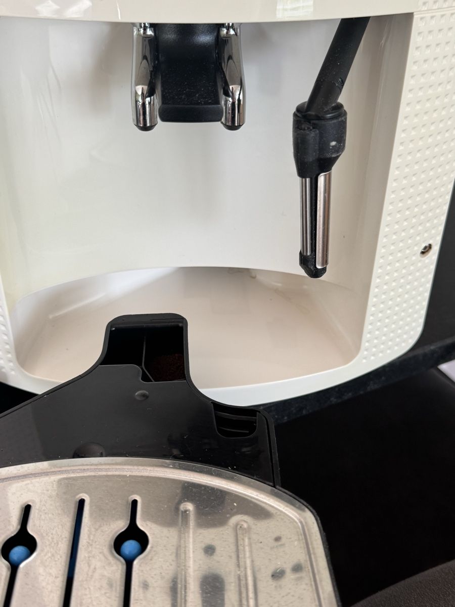 Krups Macchine per caffè & Macchine per espresso: Krups Essential Espresso – Usato da Balgach venduto da fad_jb55 4
