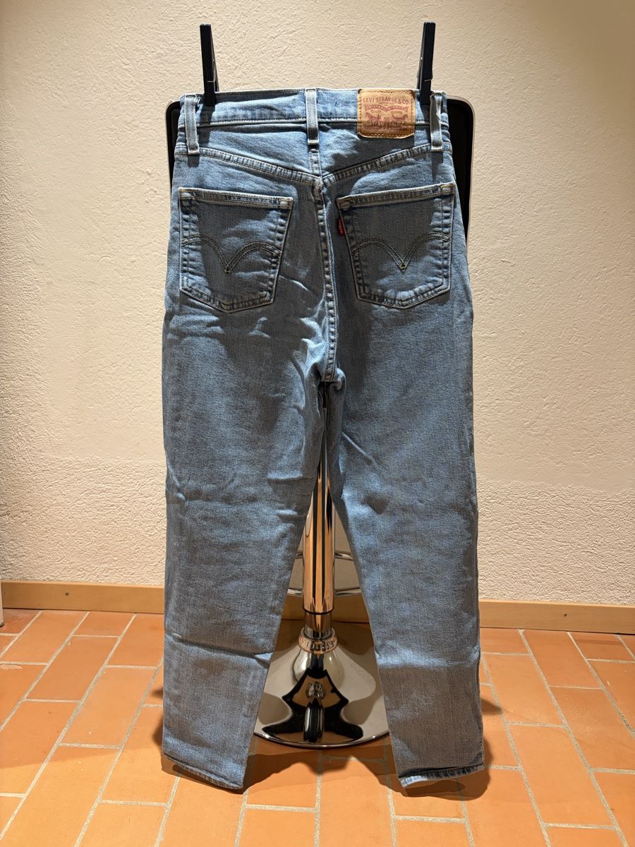 Levi's Jeans: Jeans Levi's taille haute bleu clair – Gebraucht aus Luzern von mfo_9j7f 1