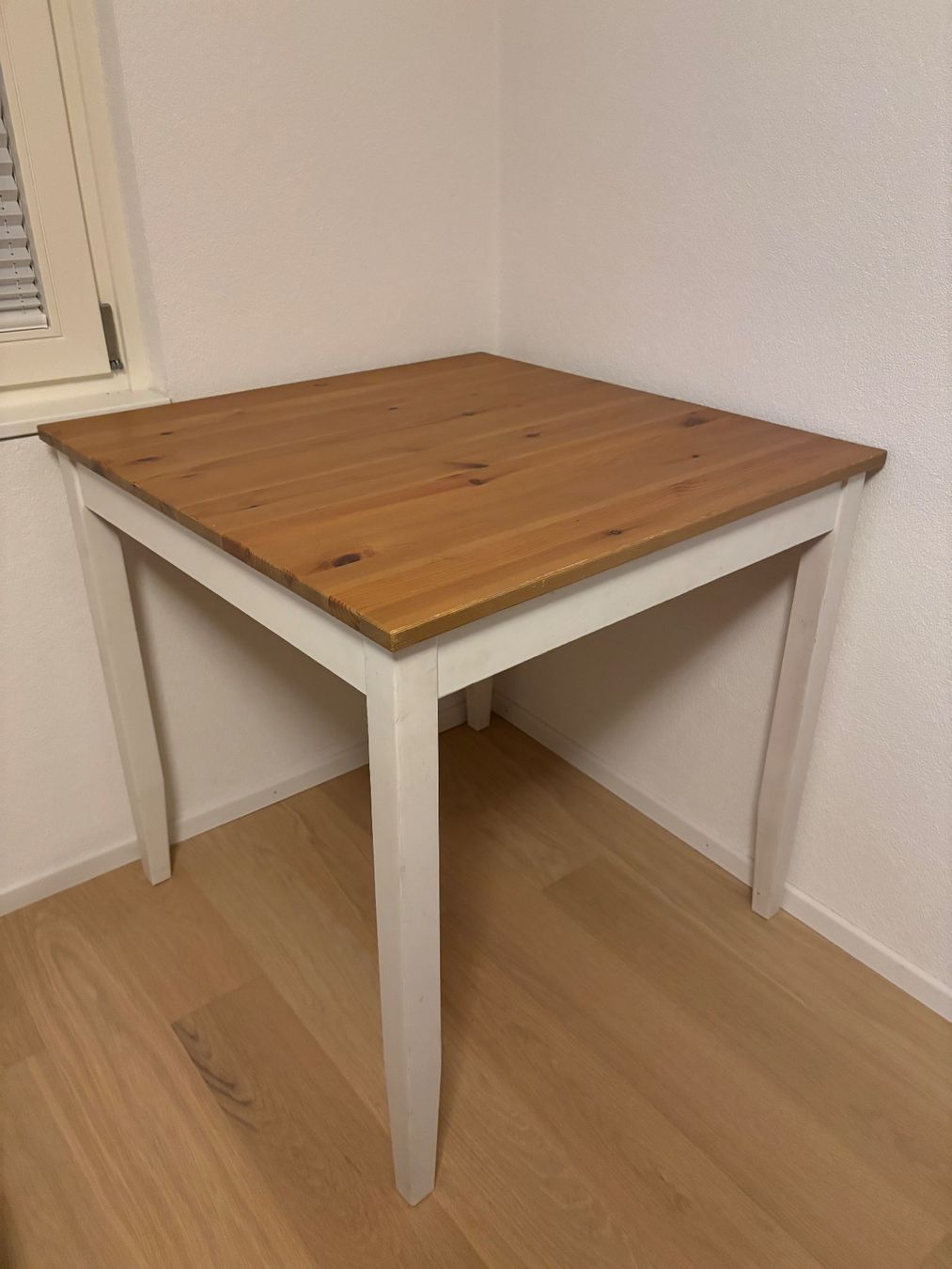 Ikea Tables: Esstisch von Ikea, 74x74 cm – D'occasion à Frenkendorf par Aero95 1