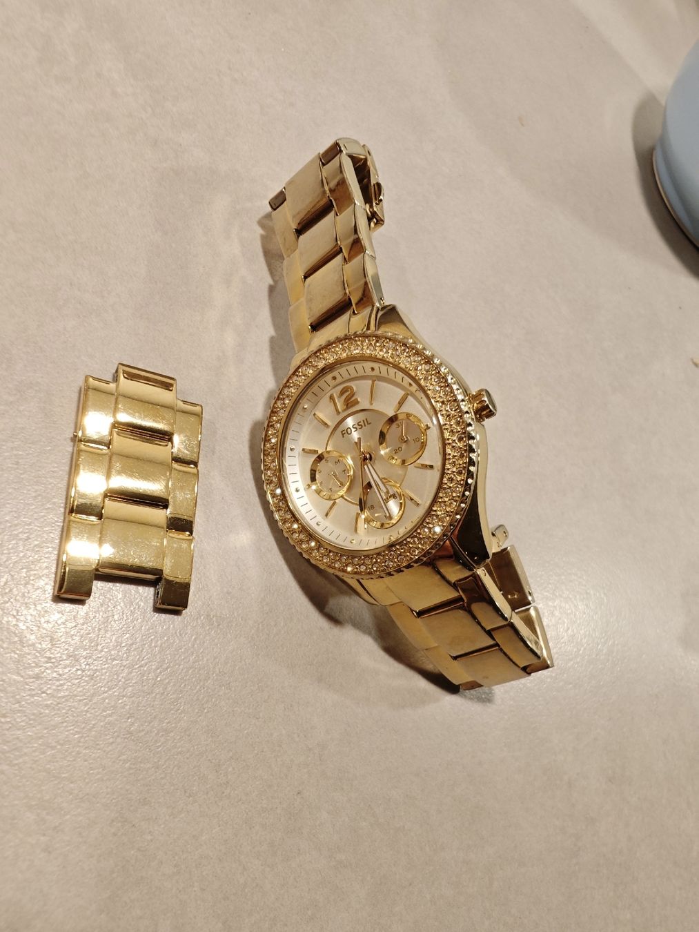Fossil Orologi: Fossil Uhr Farbe Gold mit Strass – Usato da Hallau venduto da simista