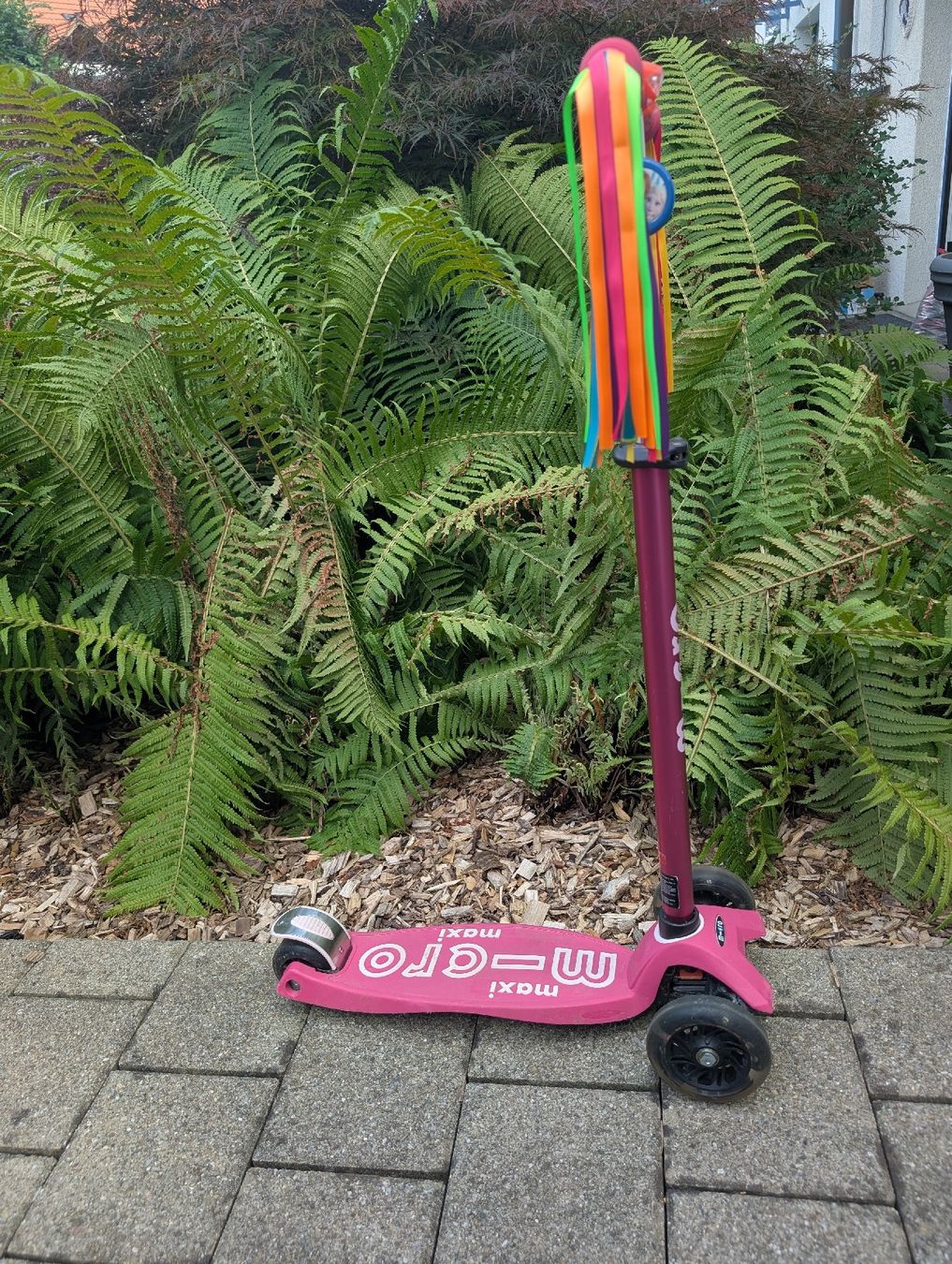 Micro Kickboard: Micro Scooter Pink mit Lenkerquasten – D'occasion à Bassersdorf par Rosaura 1
