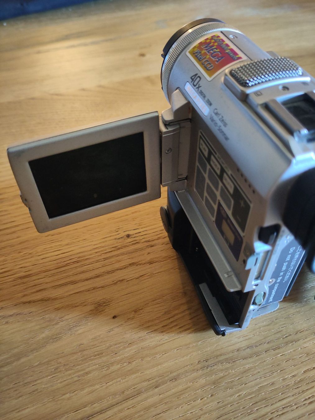 Sony Videocamere: Sony DCR-PC100E – Difettoso da Birsfelden venduto da bilderberg 3