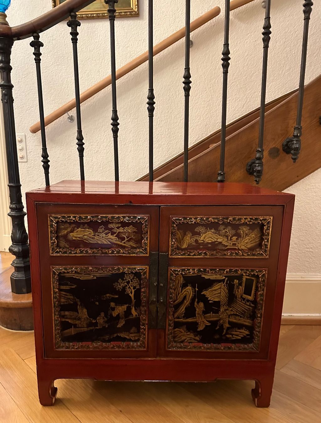 Cassettiere: Asiatische Komode rot, antik Antike Chinesische Komode – Usato da Basel venduto da Blausara707