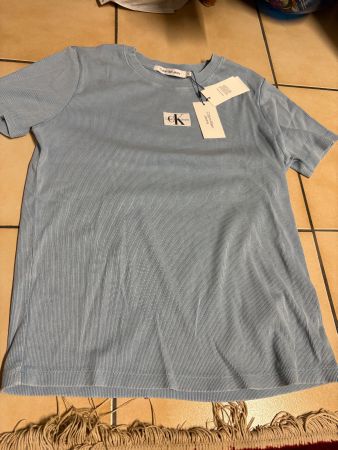 Maglietta azzurra ck nuova