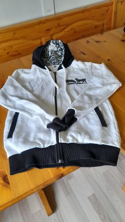Kapuzenjacke gr. XS , Traufferfanjacke