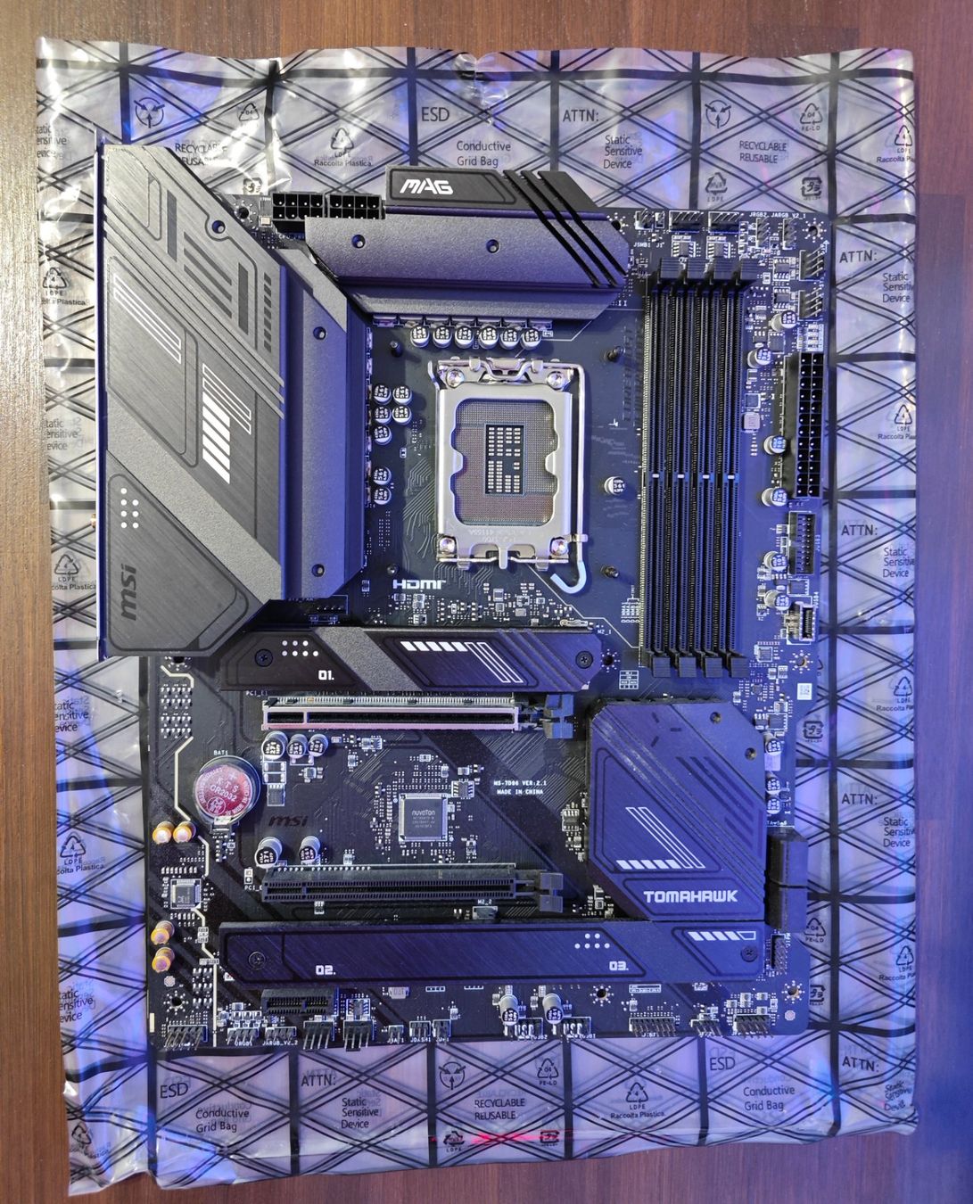 MSI Schede madri: MSI MAG B760 TOMAHAWK WLAN – Usato da Bassersdorf venduto da Rogerovi 1