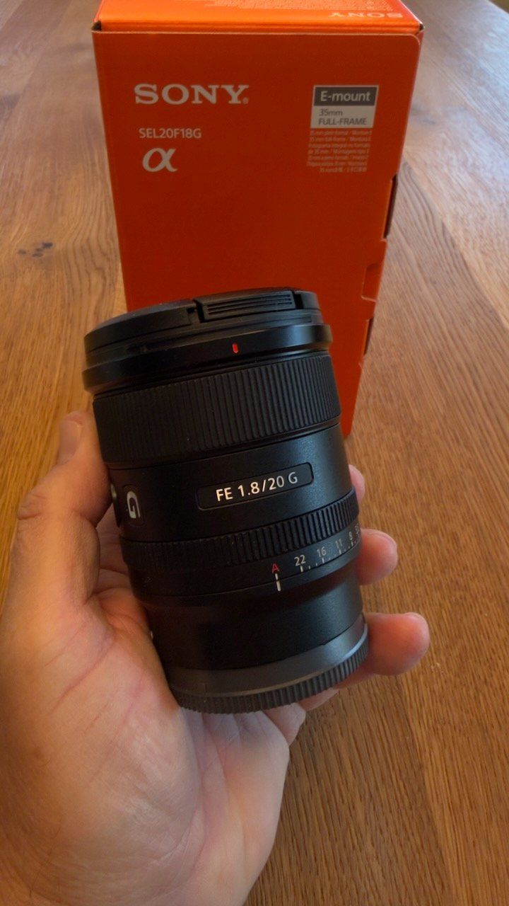 Sony Obiettivi: Sony FE 20mm f/1.8 – Nuovo e nell'imballaggio originale da Klosters venduto da Rolands1 1