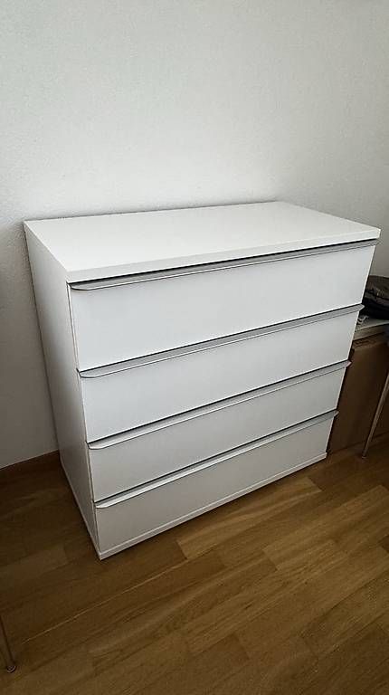 Commodes: Kommode, weiss – D'occasion à Allschwil par miirlee