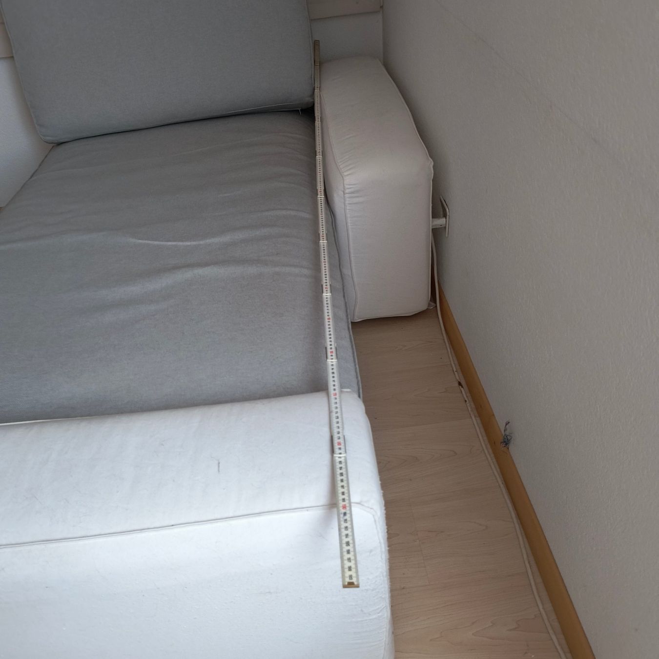 Ikea Sedie a sdraio: Recamiere-sofa  ( Beige-Leder ) mit Hocker – Usato da Obergösgen venduto da bea_cvf5 6