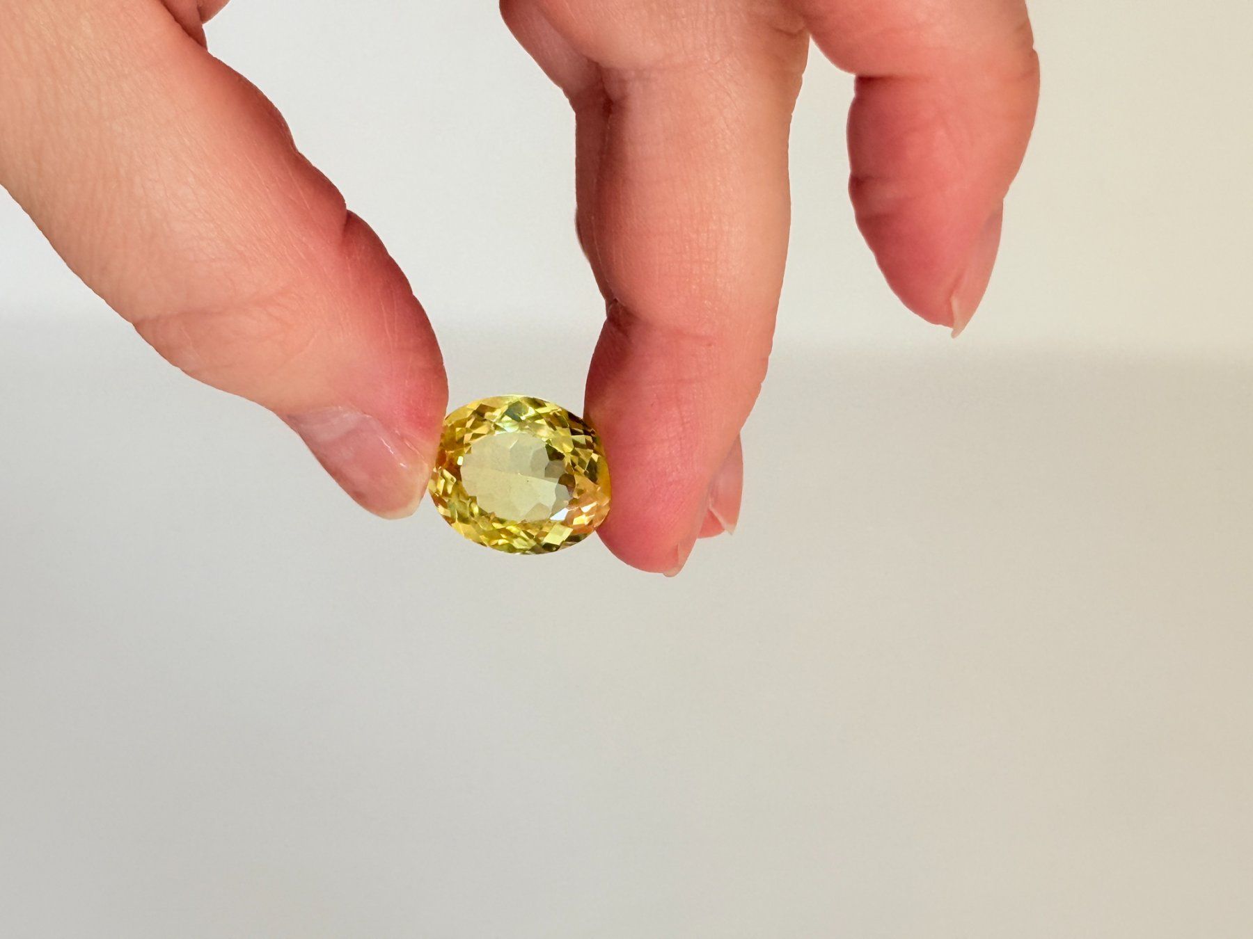 Minerali & Pietre curative: Certified 15.85 Ct – Nuovo e nell'imballaggio originale da Genève venduto da AWWA 2