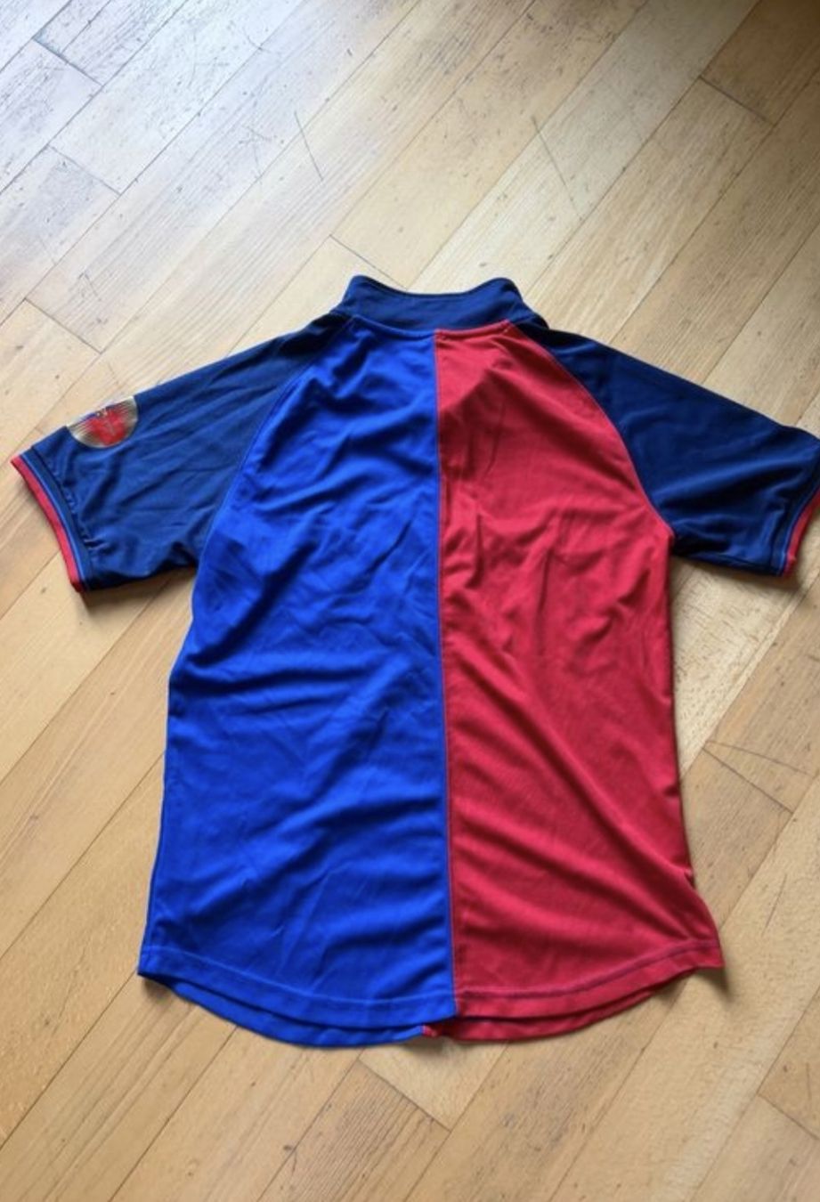 FC Barcelona Canottiere & Pantaloni: Barcelona Retro Jersey Medium – Usato da Zürich venduto da swiss_canadian 1