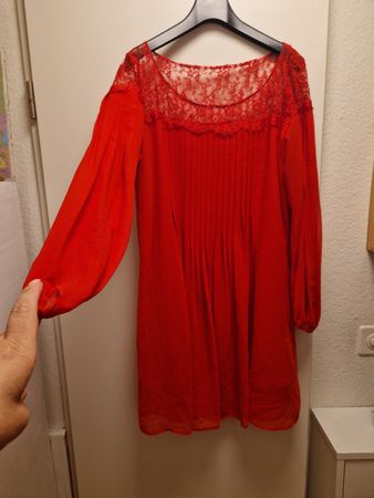Sommerliches rotes Spitzenkleid Gr. S/M, leicht und luftig
