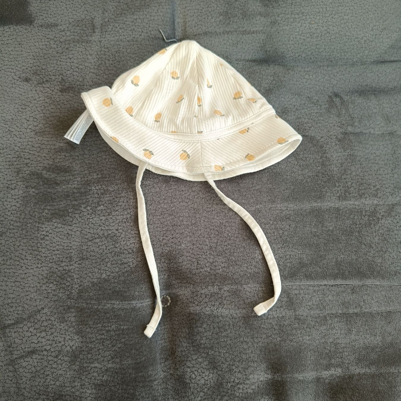 Autres vêtements fille: Sonnenhut Grösse 68 – D'occasion à Jaberg par urig17.