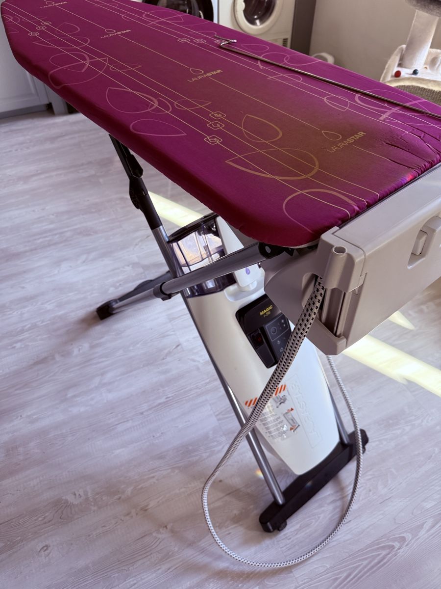 Laurastar Bügeleisen: LAURASTAR MAGIC i-S6 system 40-60 chars – Gebraucht aus Lausanne von Doudoutze