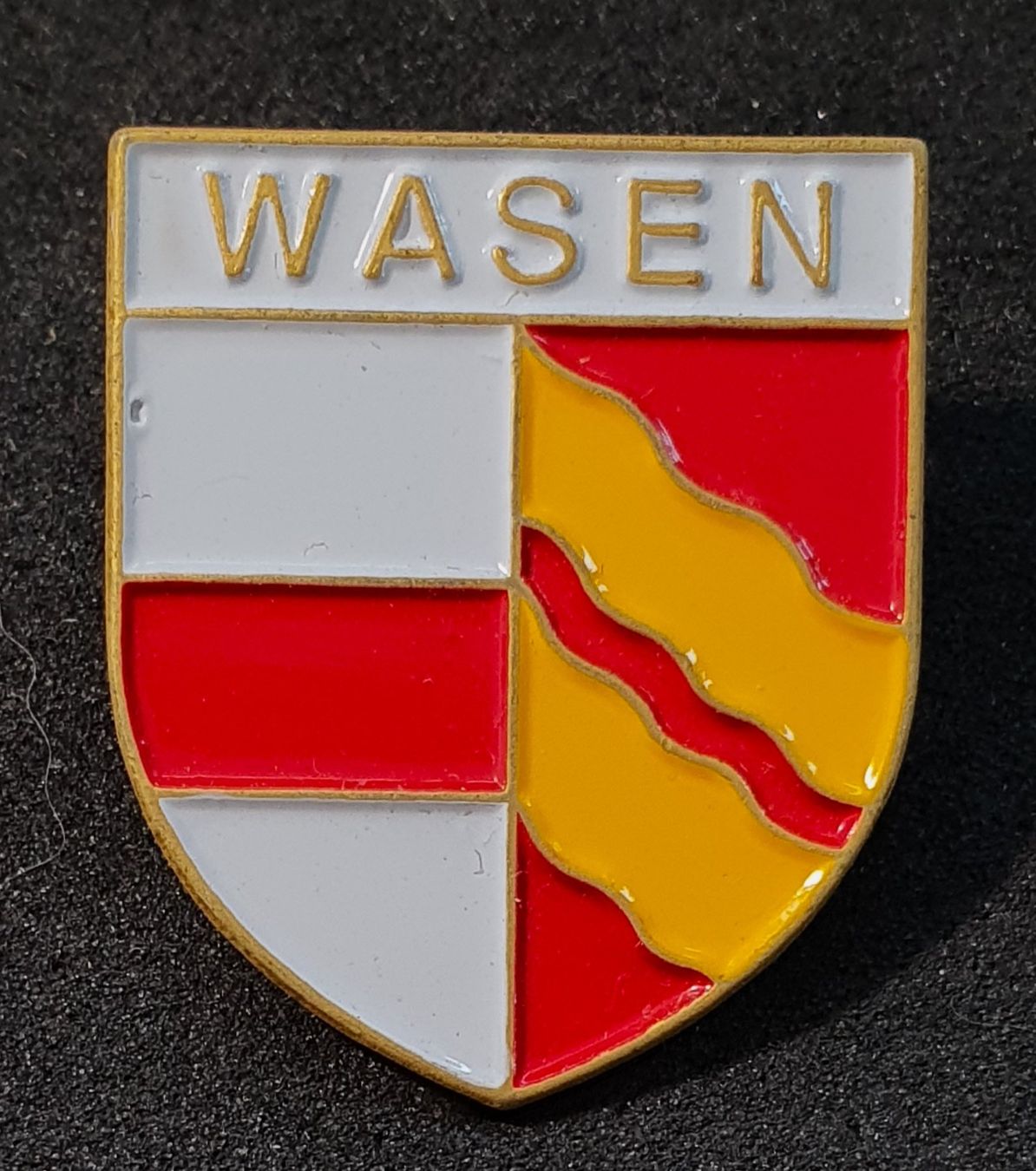Placchette & Badge: U651 - Pin Gemeindewappen Wasen – Usato da Reinach BL venduto da Boston-Verkauf