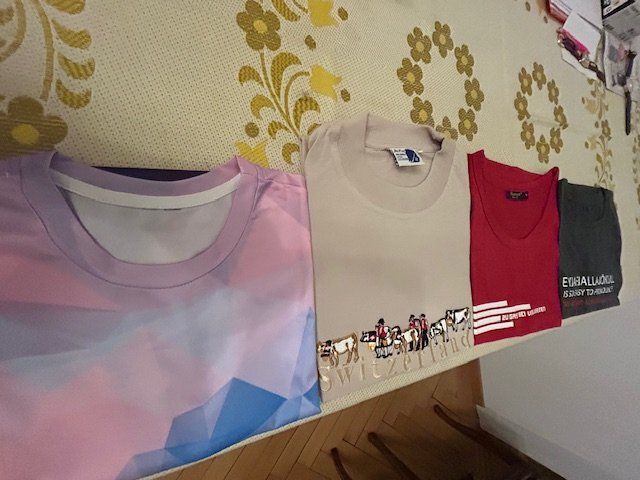 T-Shirts: Original T-Shirts, Grösse Mittel – Neu (gemäss Beschreibung) aus Zürich von AloisK03