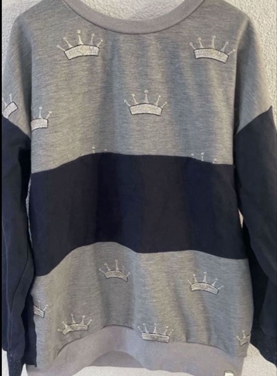 Maglioni & Felpe: Sweater mit Kronenmuster Handmade unikat, Gr.128 – Nuovo (secondo la descrizione) da Freidorf TG venduto da nad_fxh7