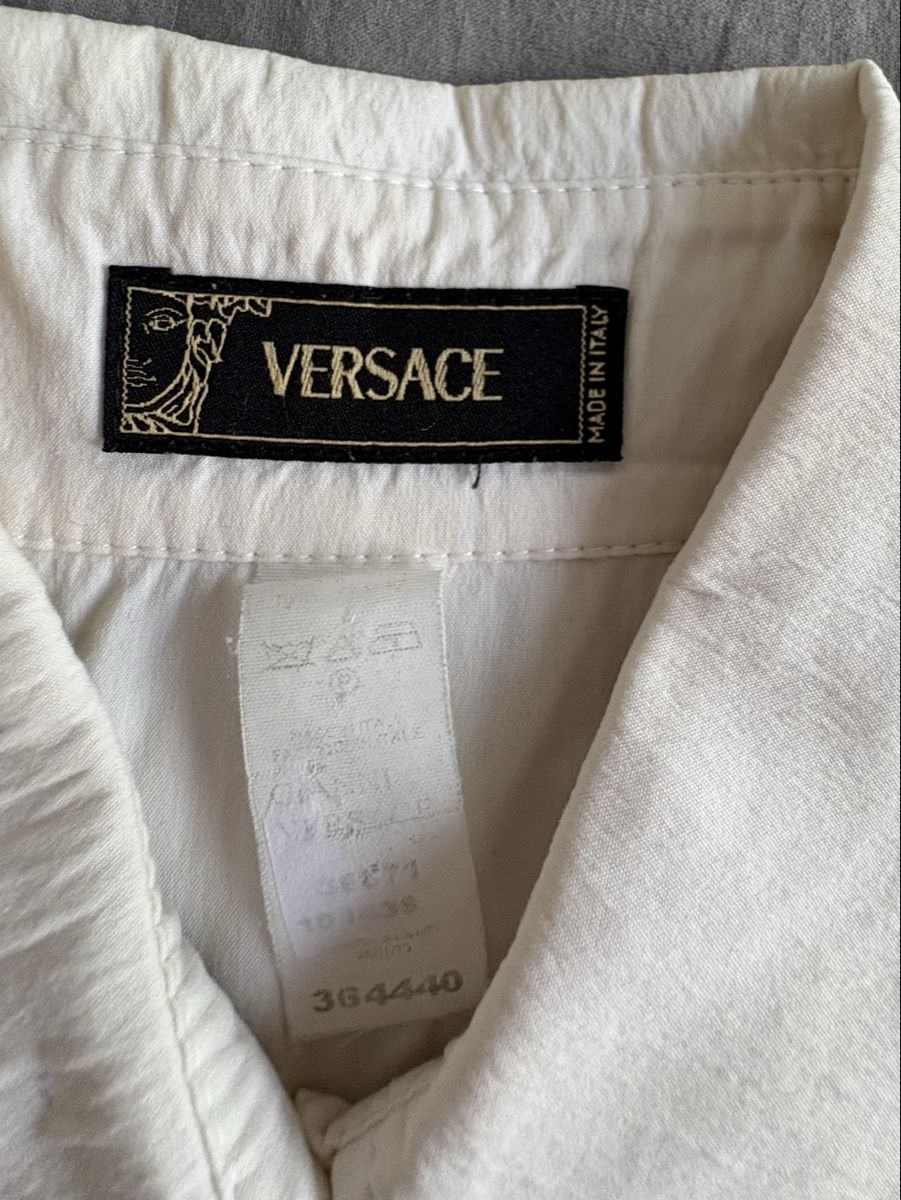 Versace Blusen: Camicia donna Versace maniche corte colore bianco – Gebraucht aus Giubiasco von mol_f9mf 3