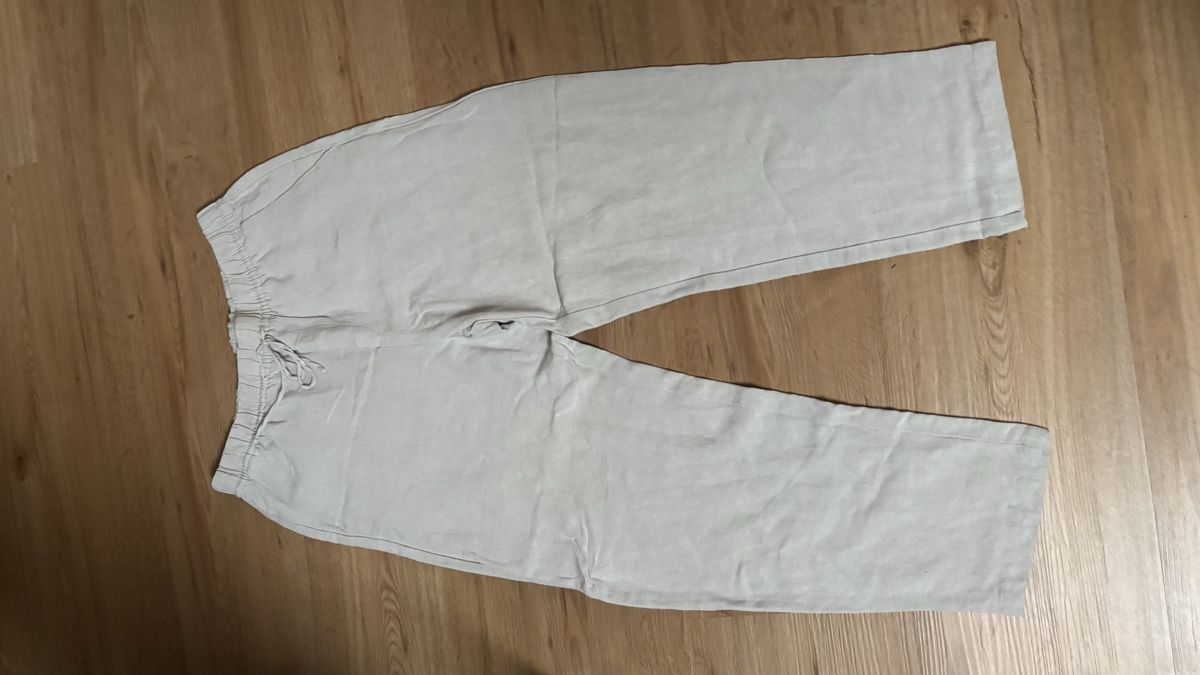 Hosen: Leinenhosen beige – Gebraucht aus Roggwil BE von R..