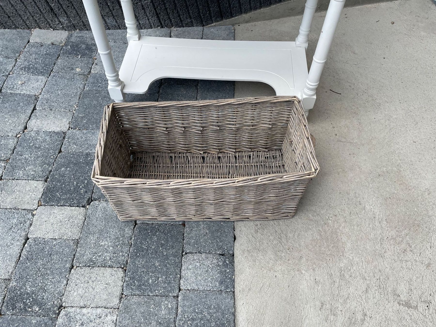 Kommoden: Kommode weiss  shabby chic mit Weidenkorb – Gebraucht aus Schötz von Herbie 3