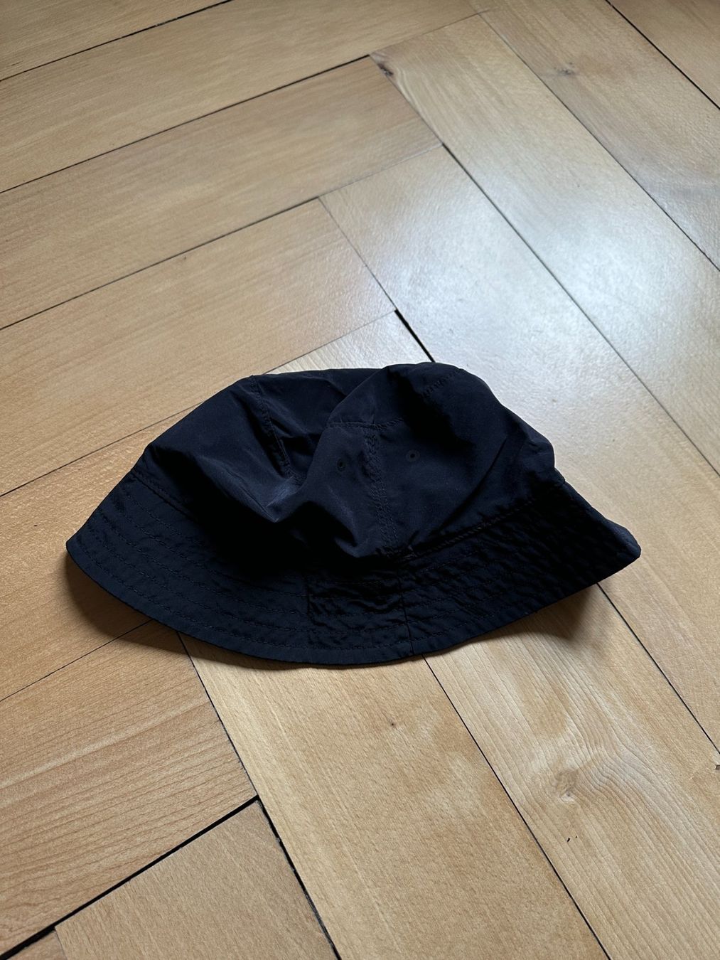H&M Chapeaux, bonnets & casquettes: Bucket Hat schwarz - M (58) – D'occasion à Zürich par Diazaio