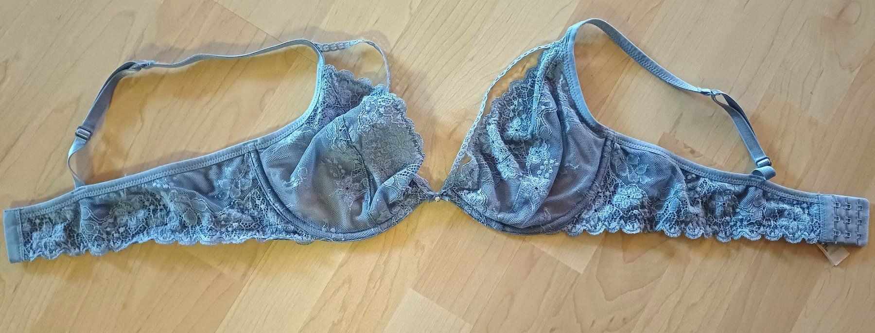 Altra biancheria intima: BH Blau aus Spitze – Usato da Oberbipp venduto da sina666