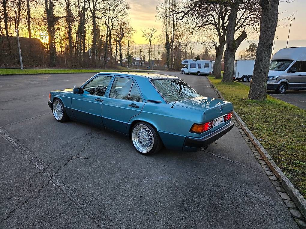 Automobili: Mercedes 190E 2.3 Avantgarde Automatic – Usato da Schlieren venduto da Suraaa 1