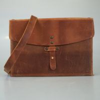 Lederne Sanitärtasche mit Frontöffnung