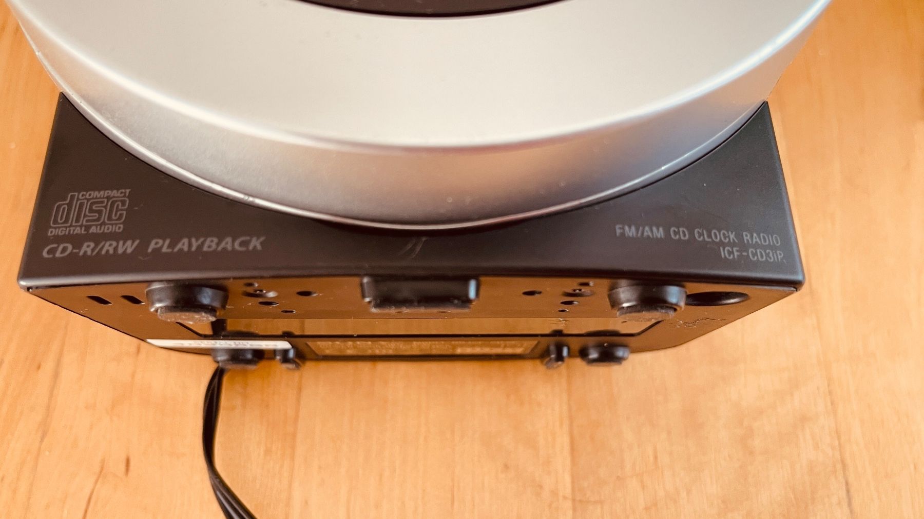 Sony Sveglie: Sony Dream Machine ICF-CD3IP Radiowecker mit CD Player – Usato da Thun venduto da BanjoDan 2