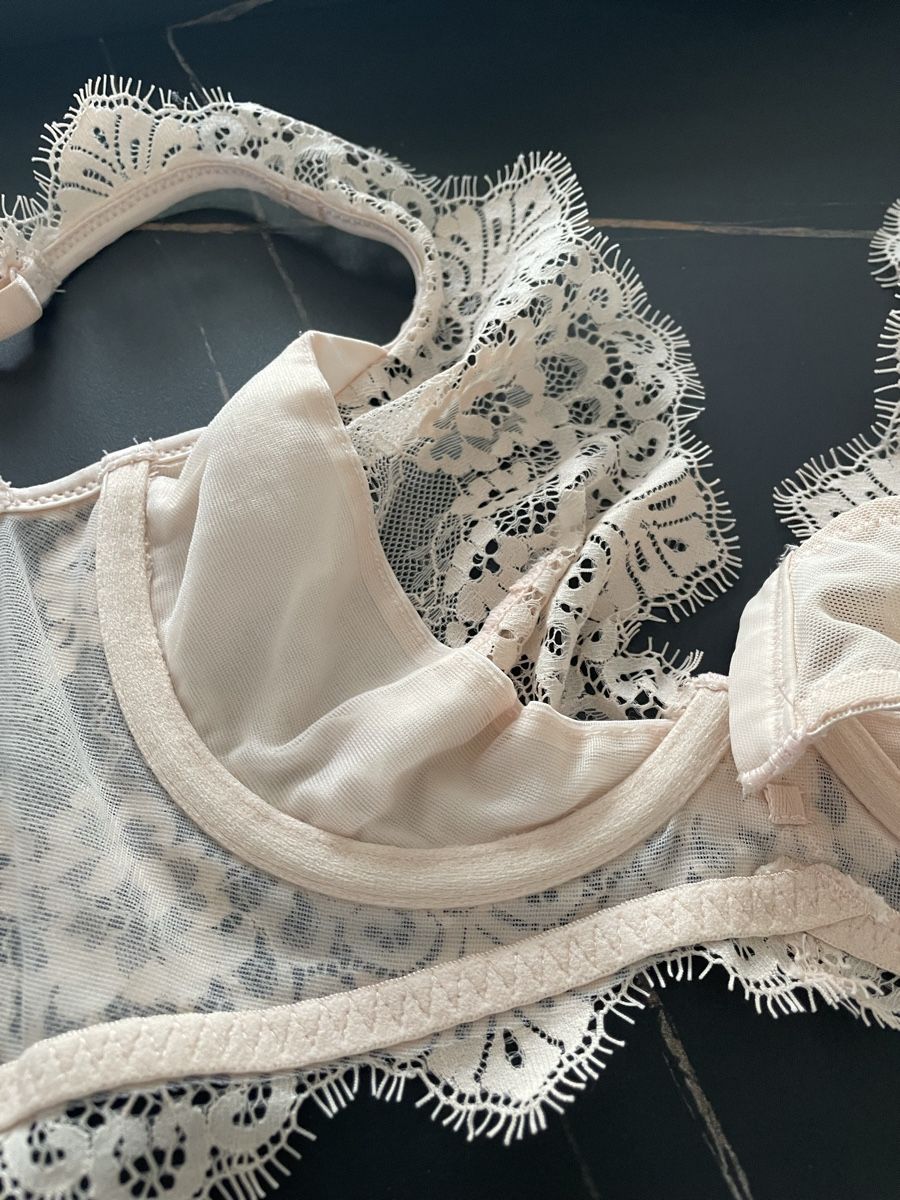 Autres dessous: Spitzenunterwäsche  – D'occasion à Zürich par car_26mh 5