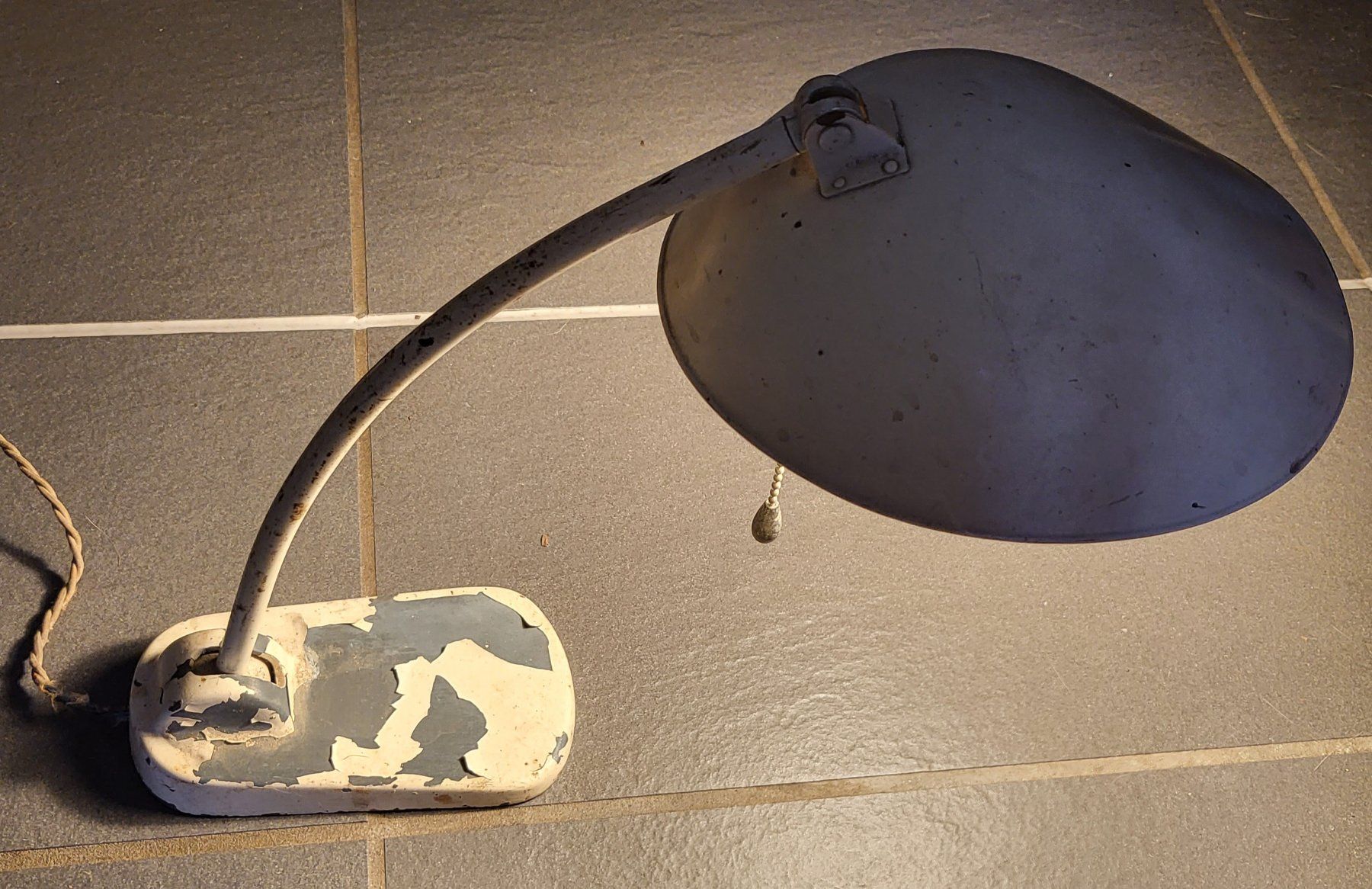 Lampade: Ancienne lampe B.A.G. TURGI – Usato da Montet (Glâne) venduto da Koada2 1