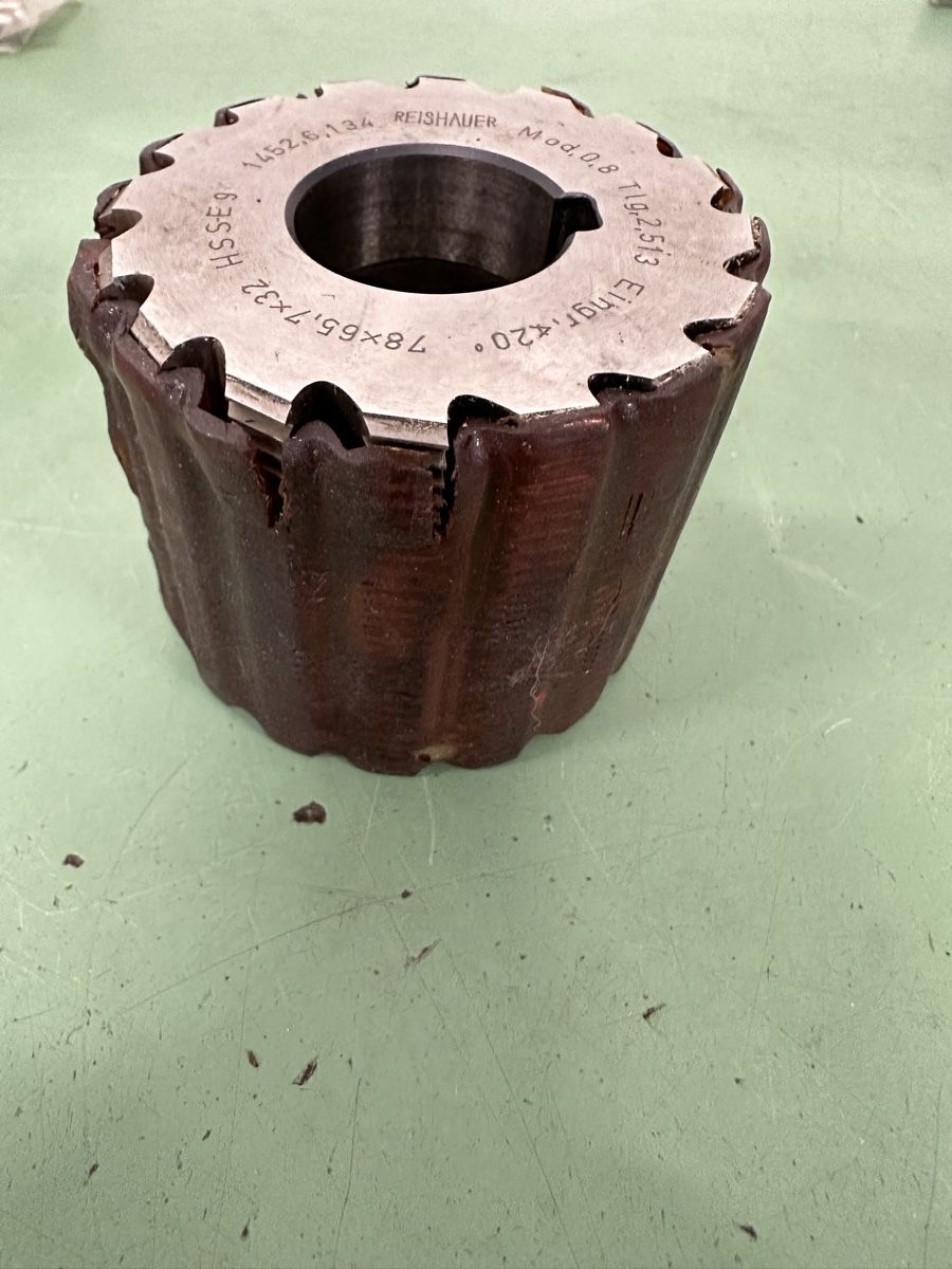 Reishauer Tutti gli attrezzi: Reishauer Gear Hobbing Cutter Module 0.8 – Nuovo e nell'imballaggio originale da Aarberg venduto da SNMachines