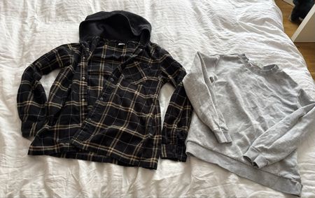 Kaputzenhemd 152 + Pullover(sehr lässig)
