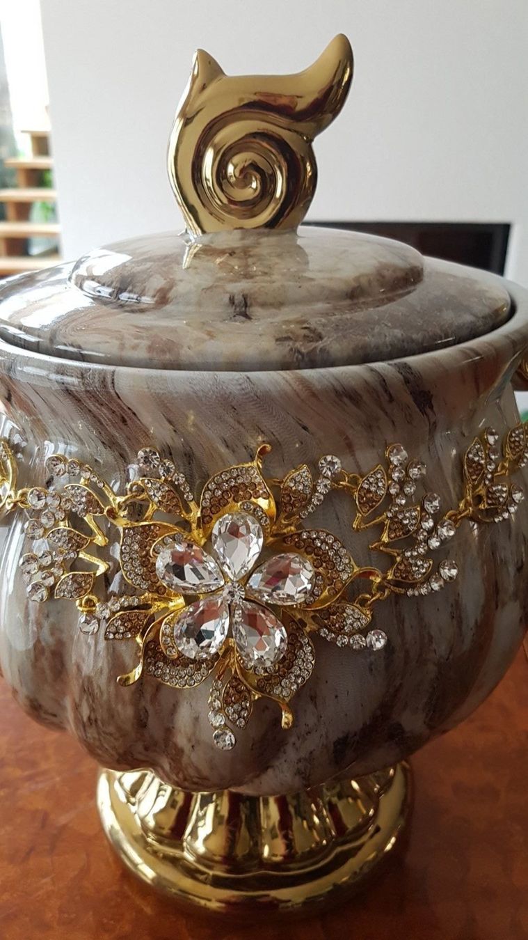 Tutte le decorazioni: sehr großer bonbonniere – Usato da Urtenen-Schönbühl venduto da Cbuyer 3