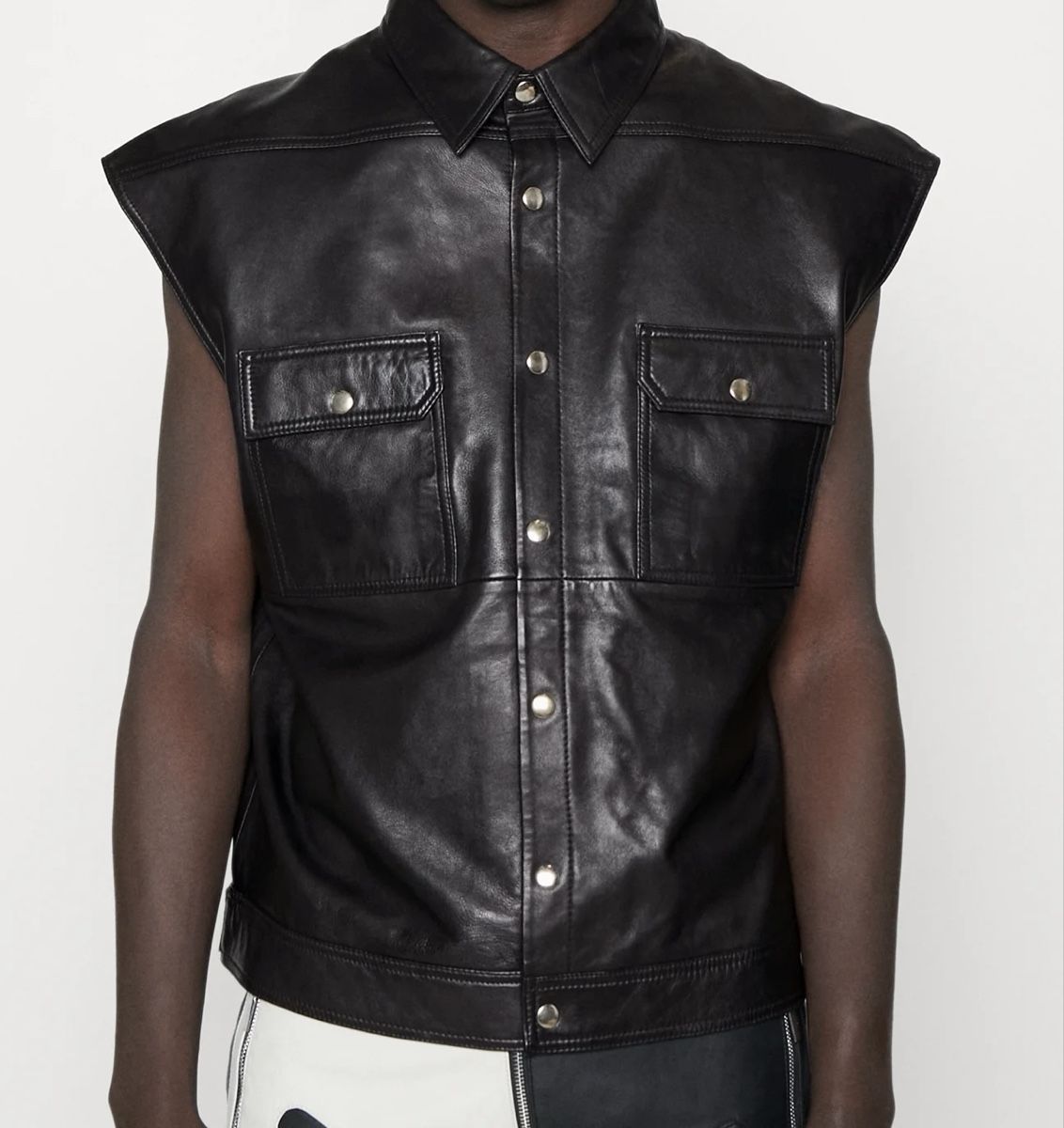 Gilet & Giacche: STUDIO ID Weste / Gilet aus Leder - Large oversize – Nuovo (secondo la descrizione) da St. Gallen venduto da Floomer