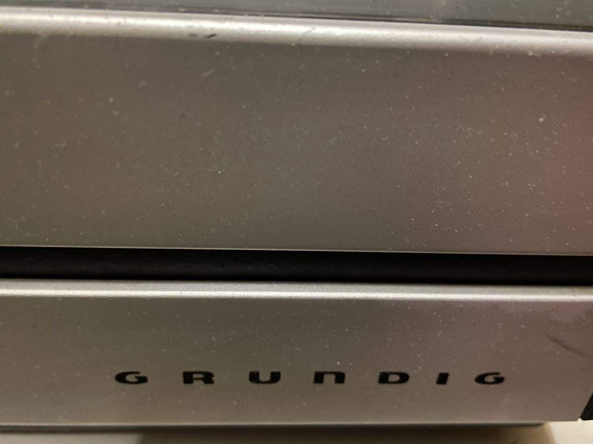 Grundig Radio: Grundig Center  – Usato da Oftringen venduto da Jradioman