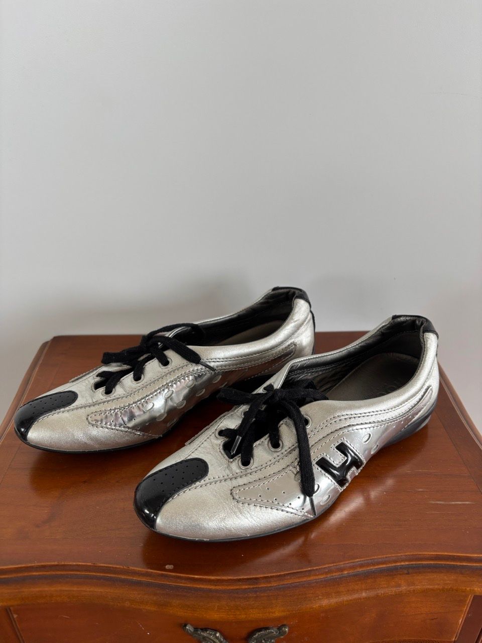 Scarpe da donna: Hogan Schuhe Silber/Schwarz, Gr. 36 1/2 – Usato da Thalwil venduto da Arleen 3
