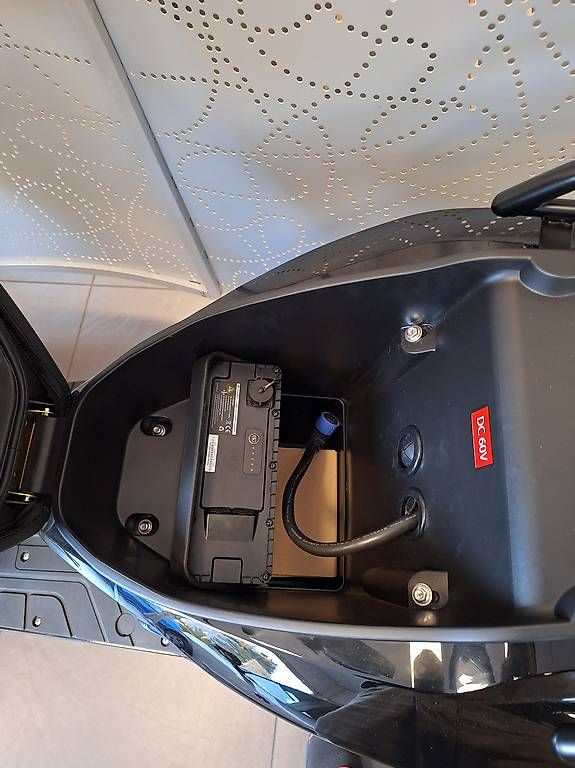Scooters: UGBEST R3 scooter elettrico – Gebraucht aus Coldrerio von ven_v7yp 3