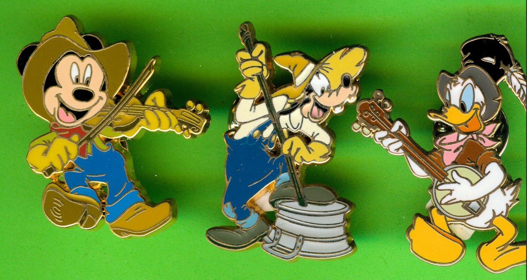 Disney Placchette & Badge: 3 Pins GOOFY , MICKEY & DONALD  Musiker – Usato da Winterthur venduto da Sammleroase