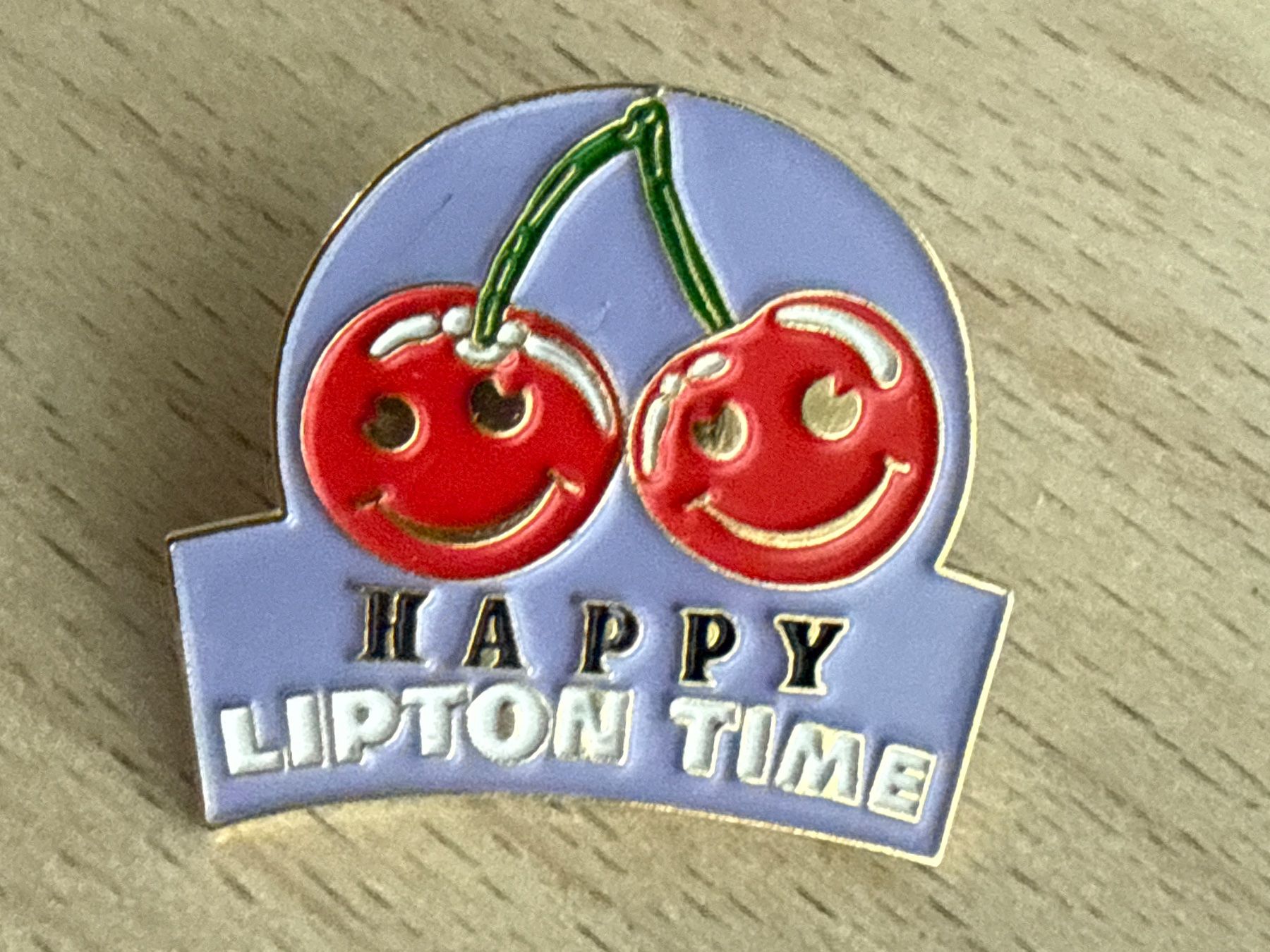 Placchette & Badge: Pin "Happy Lipton Time" – Usato da Glattbrugg venduto da Schweigmatt